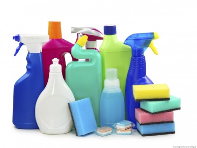mixing cleaning supplies E&B Carpet Cleaning blog